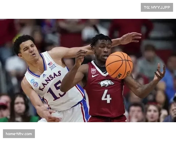 阿肯色 razorbacks 战胜路易斯维尔 特雷冯·巴西尔砍21分5篮板